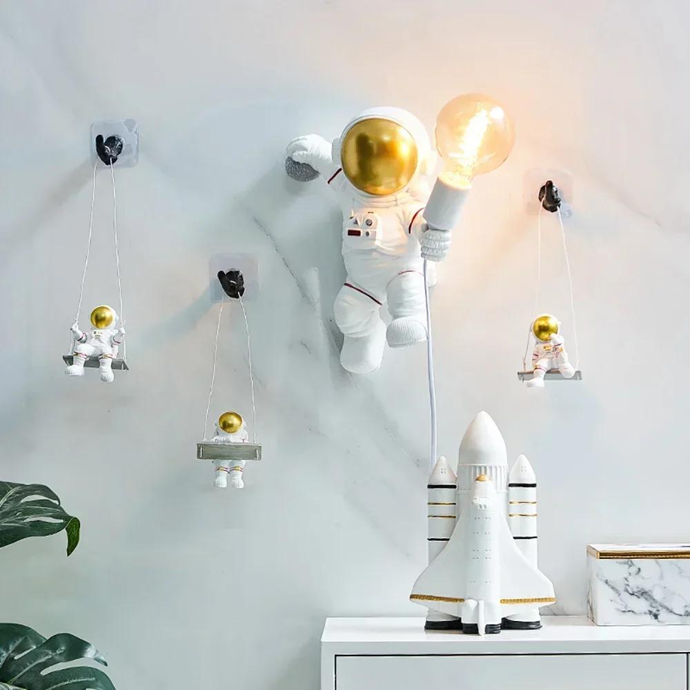 Klassische Astronautenstatue Wanddekoration Zum Aufhängen an der Wand Dekoration Kühlschrank Schlafzimmer Zuhause Wohnzimmer Ästhetische Zimmerdekoration