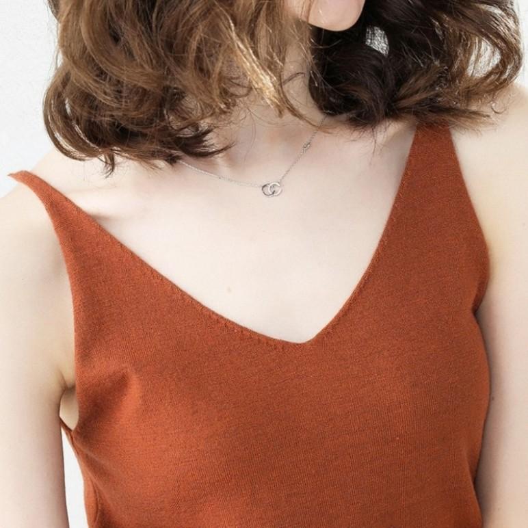 

V-образный вырез Маленький топ на бретелях Женский жилет Интернет-знаменитость Весна и Лето Универсальный Облегающий Вязаный Базовый Сексуальная Маленькая Рубашка Носится Снаружи Короткий Стиль One size