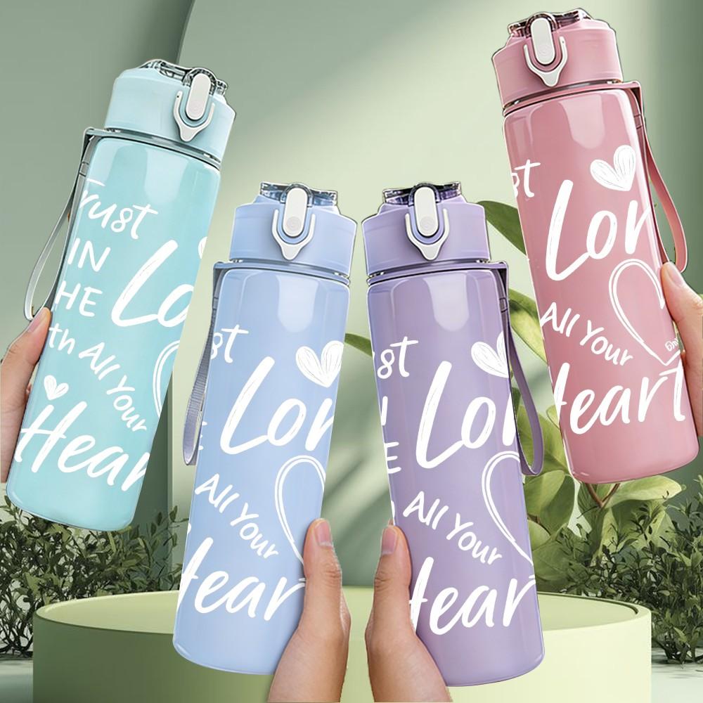 1PC Trust In The Lord Heart Pattern 750ml Color Plastic Sports Water Bottle Leakproof Flip Straw Lid Suitable for Sports Office Home Use
