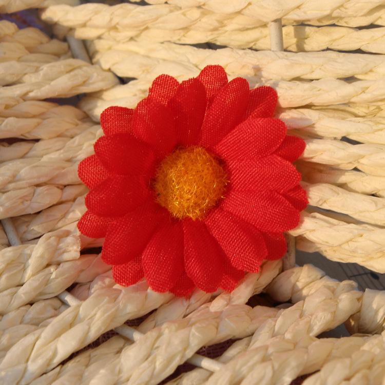 100 Stück 4 cm große künstliche Blumen, weiße Gänseblümchen mit gelber Mitte, für Hochzeit, Party, Heimdekoration, DIY