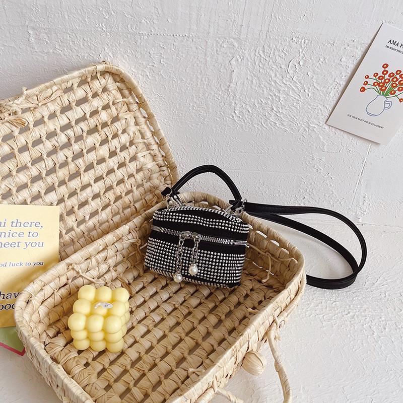 

Stylish Mini Chain Shoulder Bag For Kids With Sparkling Rhinestone Detail Silver Diamond