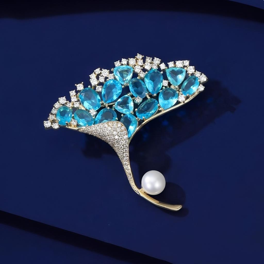 Temperament Ginkgo Biloba Brooch High-end Female Elegance Delicate Crystal Brooch Light Luxury Niche Design Pin with Accessories