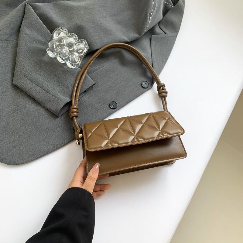 

Trend fashion simple temperament commuter bag women s 2024 summer new foreign style single shoulder simple casual small square bag коричневий