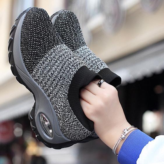 

Женские кроссовки Slip on New Cushion Breathable All-black Lady Shoes White Rubber Shoes 41 серый