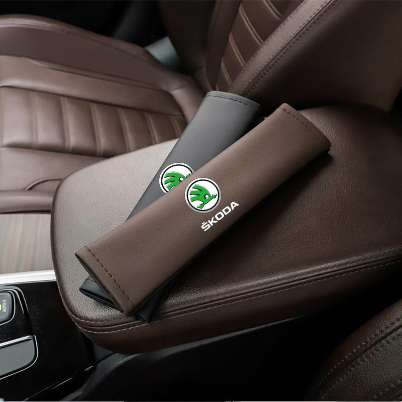 AEZ1 2Pcs Leather Car Seat Belt Covers Shoulder Protective Pad For Skoda Kylaq Elroq Kodiaq Octavia Enyaq Scala Superb Karoq VRS Yeti