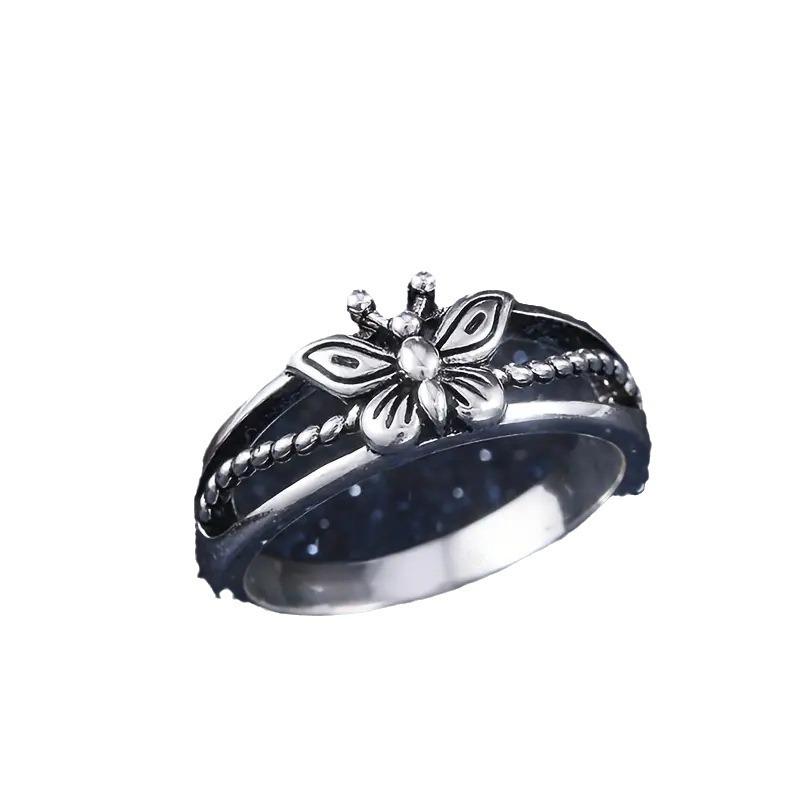 Retro Hollowed-out Butterfly Girl-themed Party Ring - Fashionable and Elegant Style