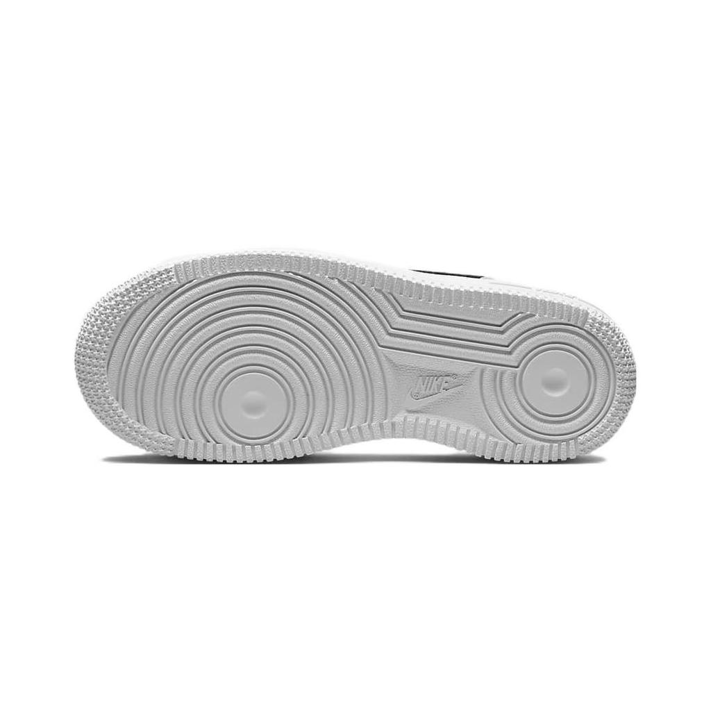 Nové Nike Air Force 1 SE 40. Protiskluzové Odolné proti opotřebení Nízké Skate boty Černé Bílé Dětské Věk 3 7 let FJ2887-100