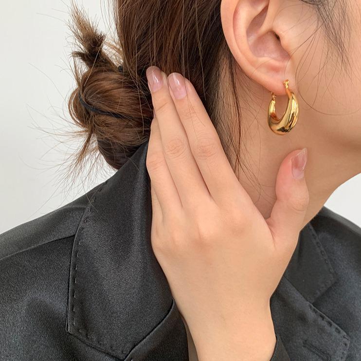 E135 French Metal Hollow Crescent Earrings - 18K Gold Titanium Steel, Fashionable Retro Style