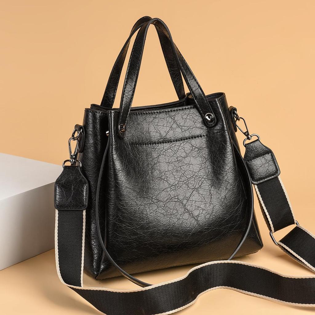 High-End Versatile Retro Women's Large Capacity Bucket Handbag - Winter Style Single Shoulder Crossbody