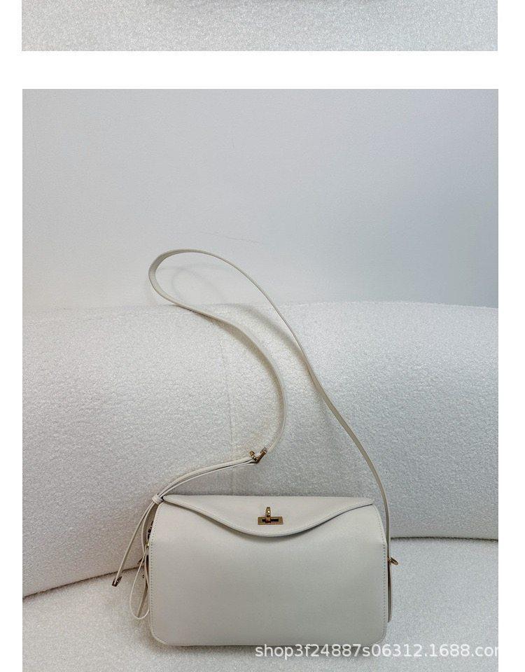 

2026 New High-quality Leather Lock-up Boston Pillow Bag Large-capacity Simple Commuting One-shoulder Cross-section Female 28x8x17CM білий