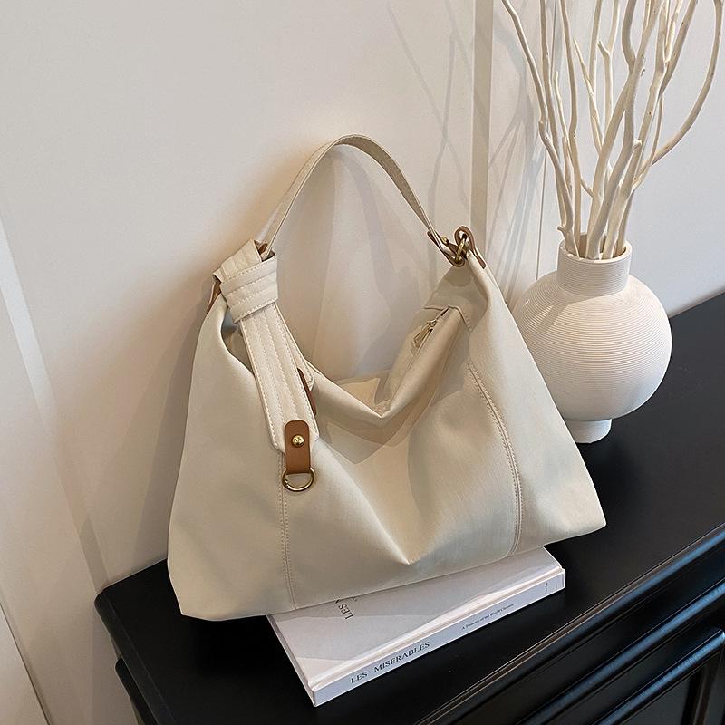 Large capacity pleated bag women's new design simple shoulder commuter tote underarm messenger bag tide