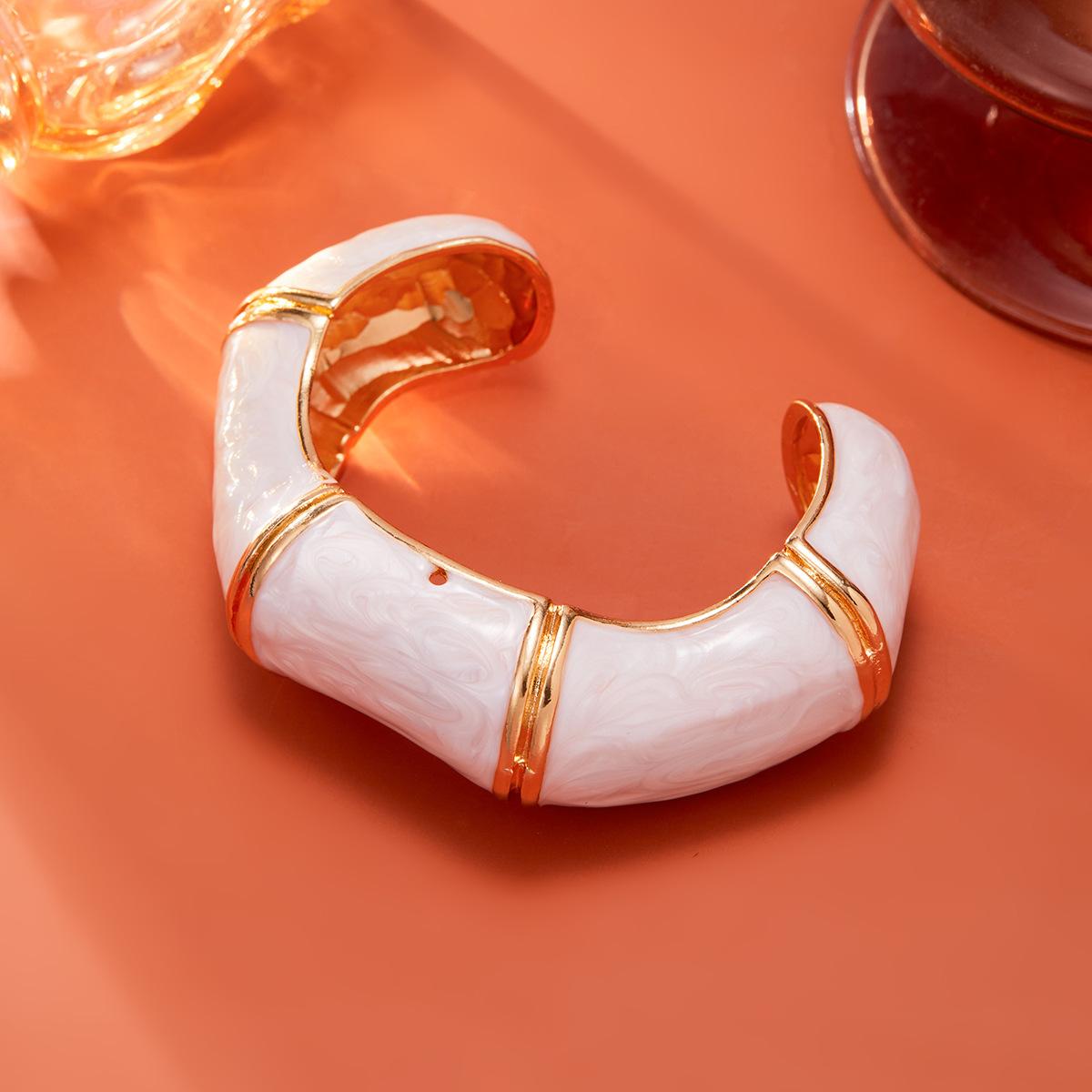 

Ретро эмаль капает масло открытые массивные открытые браслеты для женщин панк нерегулярные акриловые смолы бамбуковые наборные браслеты манжеты для пары геометрические украшения для рук