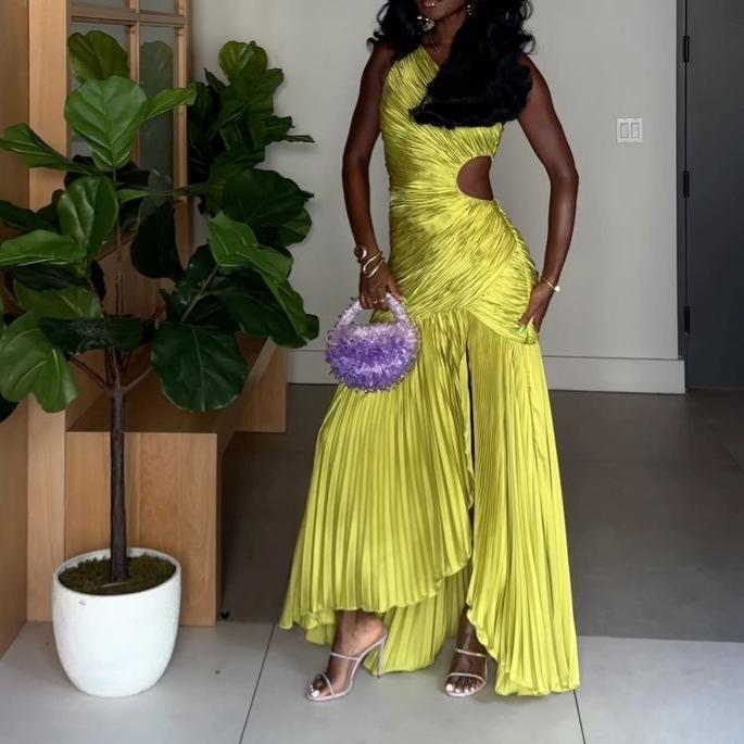 Off-Shoulder Pleated Dress - Women's European & American Fashion, Asymmetrical Waist with Hollow Oblique Collar