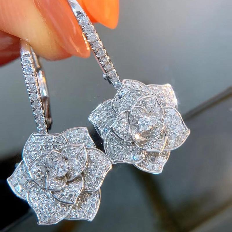 Fashionable Flower Earrings