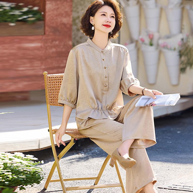 

Летний модный комплект 2025: Элегантный костюм-двойка для женщин среднего возраста 3XL