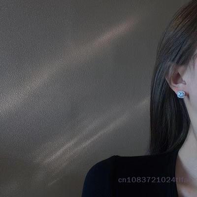 1 Pair Classic Micro-Inlaid Super Shiny Square Diamond Earrings For Women Simple And Cool Style Earrings