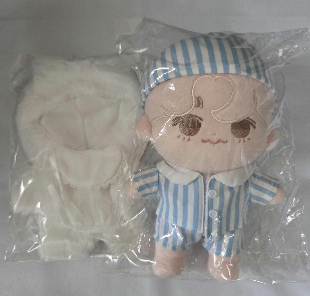 [USED] MONSTA X Hyungwon Plush Toy (20cm)