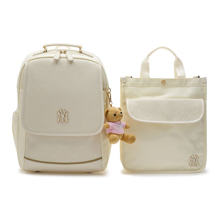 

MLB New York Yankees Vintage Diamond Letter Embossed Adjustable Shoulder Strap Zipper Closure Two-In-One Nylon Backpack Women Backpack 7ABKMD14N-50CRS Ecru