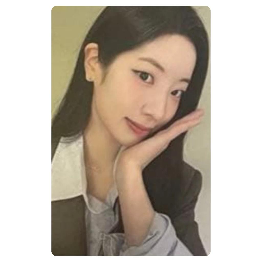 TWICE CARD FOTO SEZONUL SALUTĂRILOR 2026 OFICIAL JYP Fani