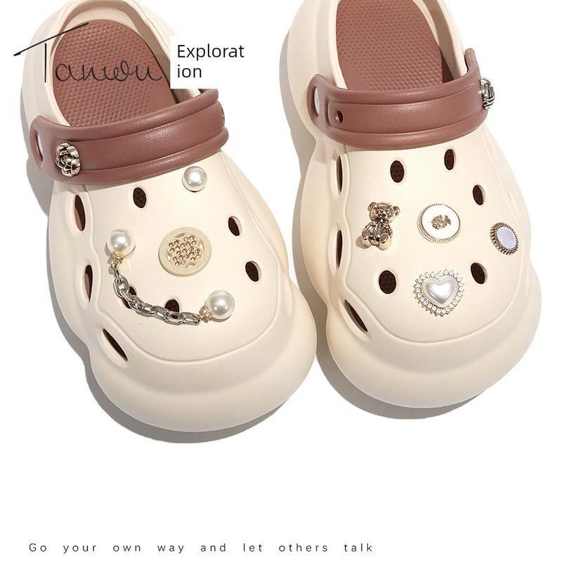 

Original Fashion Brand Girls Hole Shoes 2024 New Cute Cartoon DIY Accessories Beach Slippers Non Slip Thick Sole Khaki 6 39-40(According to the usual size to buy)