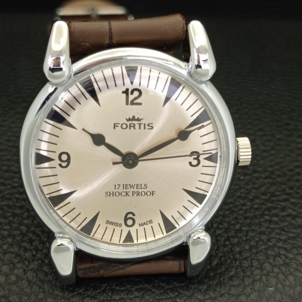 MECHANICKÉ NATAHOVÁNÍ ŠVÝCARSKÉ PÁNSKÉ VINTAGE RENOVANÉ HODINKY STŘÍBRNÉ BARVY CIFERNÍKU a700871-5 R205a-a700871