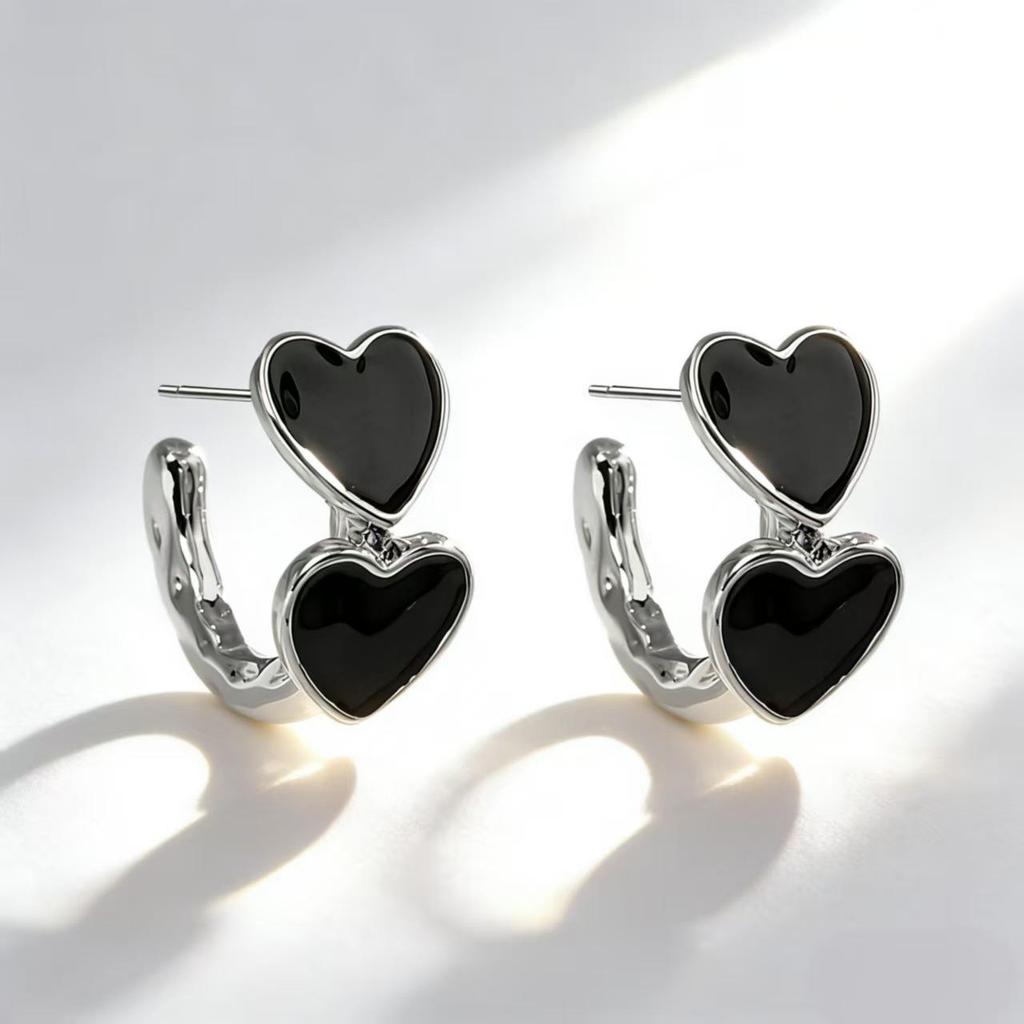 European & American Trendy 3D Exaggerated Heart Earrings for Women - Stylish Hot Girl Peach Heart Design