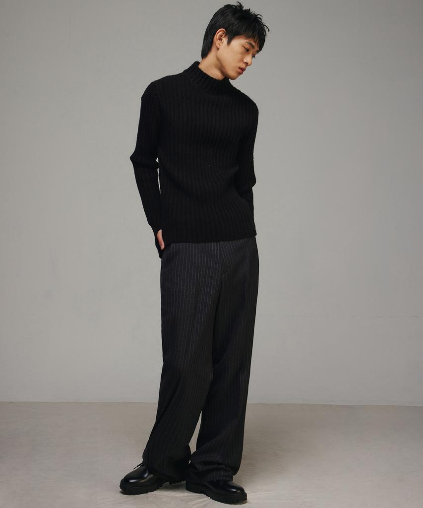 SIGNATURE Wool-Like Wide-Fit No-Tuck Slacks [Black Stripe]
