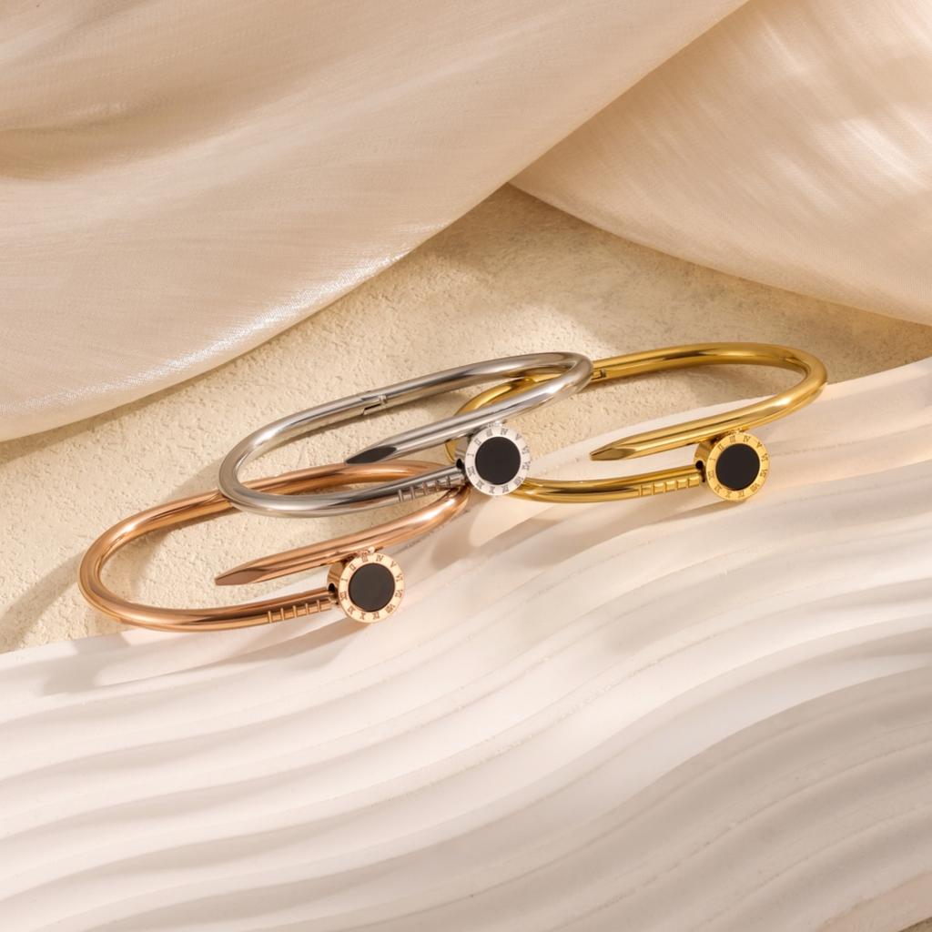 Htpwe Stainless Steel Roman Numeral Nail Bracelet Women's Plated 18k Gold Couple Holiday Gift Bracelet Party Daily Zircon