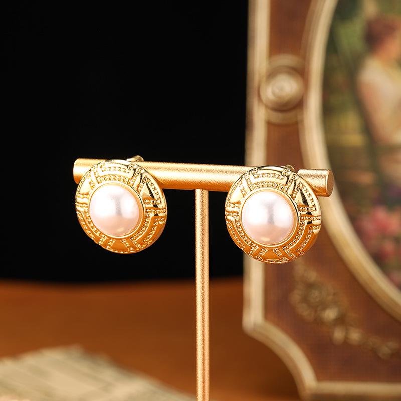 Copper Plated Gold Vintage Pearl Stud Earrings - Elegant Retro Hong Kong Style for Women