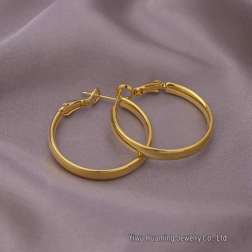 European American Style Luxury Stud Earrings: Elegant Cross-border Niche Hoops, Versatile Celebrity-inspired Accessories