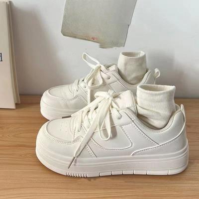 Alle-Matching Student Weiße Schuhe Hong Kong Stil Frühling Neue Gut aussehende Campus Höhe Zunehmende Sport Bord Schuhe