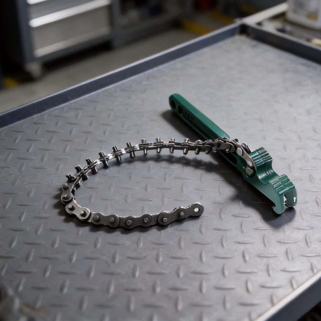 Secure Grip Chain Wrench with Heavy-Duty Build and Powerful Clamping for Plumbing Mechanical and Fire Fighting Applications