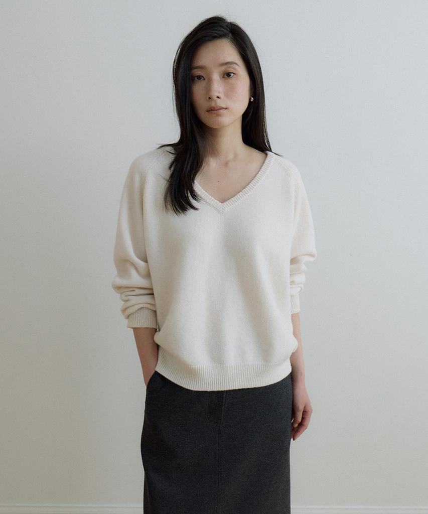 LINGSEOUL Deep V-Neck Wool Knit-Ivory