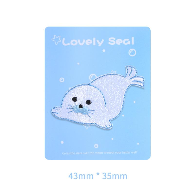 

Самоклеящаяся наклейка с вышивкой в виде милого дельфина, наклейка на сумку для одежды, наклейка на ручную кладь, на футболку, брюки, дырку, наклейка на ткань, нашивка pretending to be cute and cute