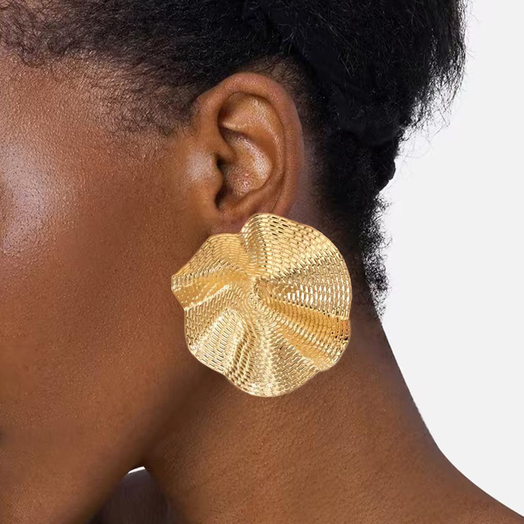 Pleated irregular geometric earrings, vintage stud earrings, high-end niche temperament earrings