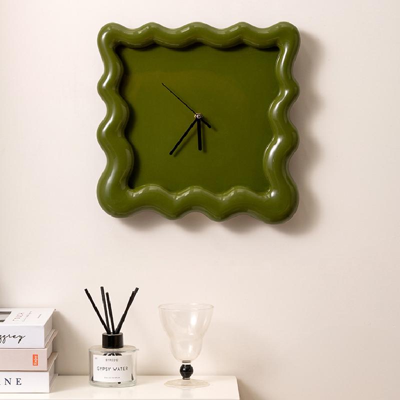 Square Irregular Wall Clock Plastic Cartoon Ornaments Hanging Picture Restaurant Decoration Wall Clock Home Decoration Modern