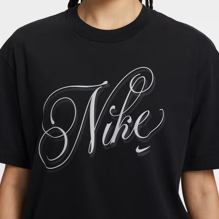 Nike T-shirt Sportiva da Donna a Maniche Corte con Girocollo Vestibilità Larga IH7608-010