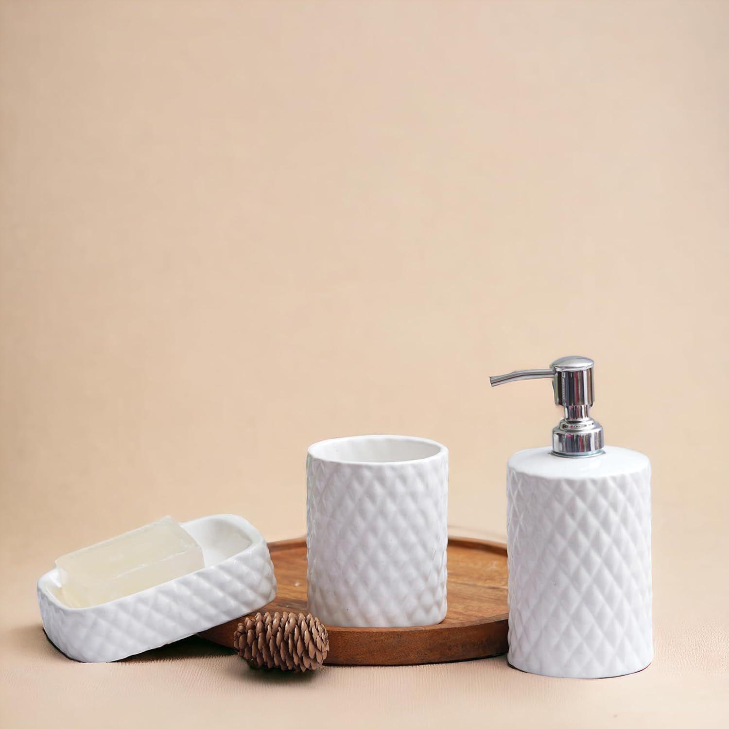 

Премиальный керамический набор аксессуаров для ванной из 3 предметов | Современный роскошный набор для ванной с дозатором для мыла 300 мл, подставкой для зубных щеток и мыльницей | Предметы декора для ванной