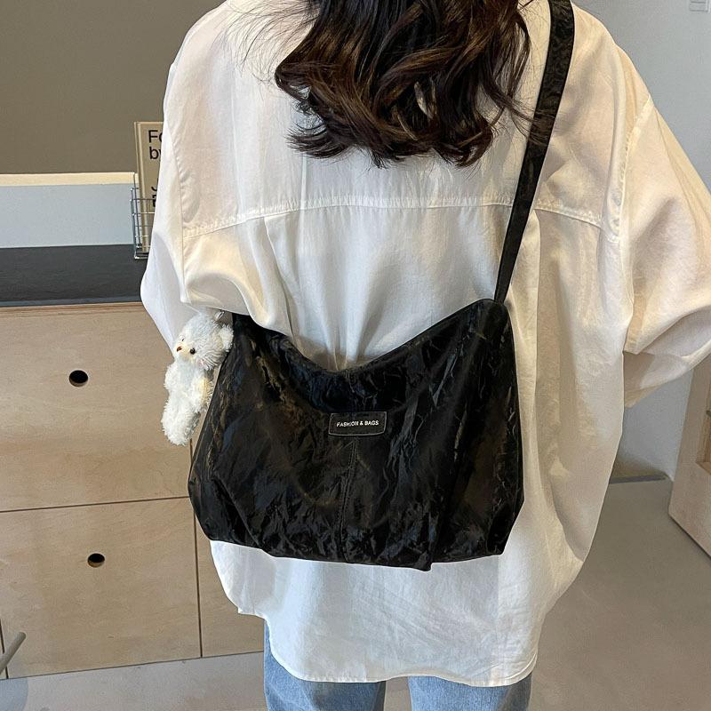 2025 autumn new models, popular this year, large bags, Mori series, versatile commuting sense, velvet, large capacity, lightweight, tote bag tide