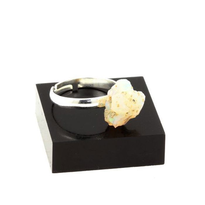 Pierres et Minéraux. Bague Opale brut plaqué argent. 10.47 ct. Taille réglable.