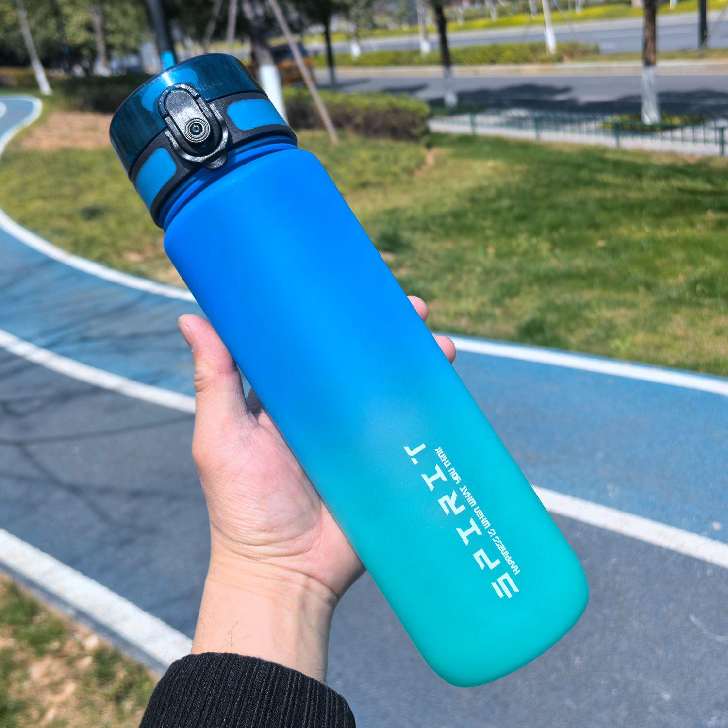 

Бутылка для воды Gradient Frosted Sports объемом 32 унции с трубочкой, пластиковый стаканчик объемом 1000 мл 1L