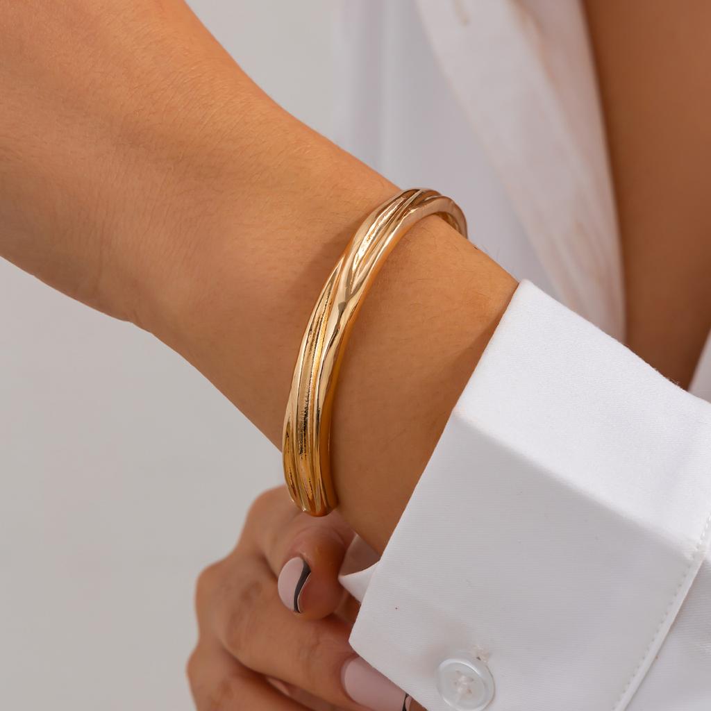 Vintage Irregular Double Ring Hollow Spring Open Bracelet Punk Wind Round Bead Pendant Stacked Bracelet