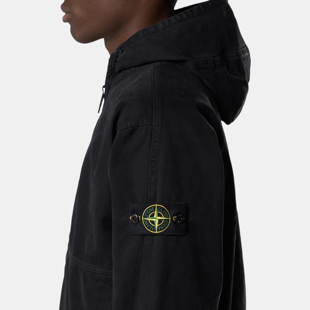 STONE ISLAND Collezione Primavera Estate SS26 Giacca con Cappuccio Bordo a Coste con Zip Doppia Tasca Logo sul Braccio Sinistro Vestibilità Ampia Comoda L1S156100068S0184-V0129