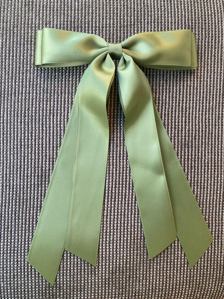 Glänzende Satinband-Schleife Haarspange - Elegantes Accessoire im Ballett-Stil