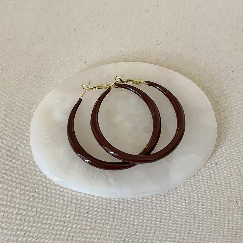 Hong Kong Style Retro Square Round Coffee Color Drip Earrings Female Simple Fashion Temperament Unique Versatile Earrings