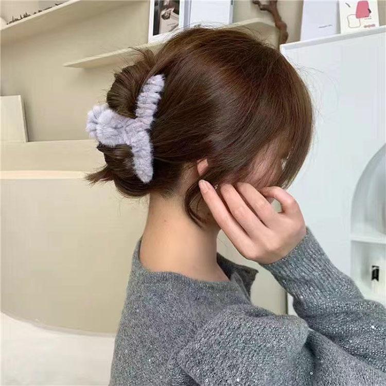 Winter New Style Large Plush Catch Clip Korean Shark Hairpin Hairpin Wedding Hair Jewelry Available