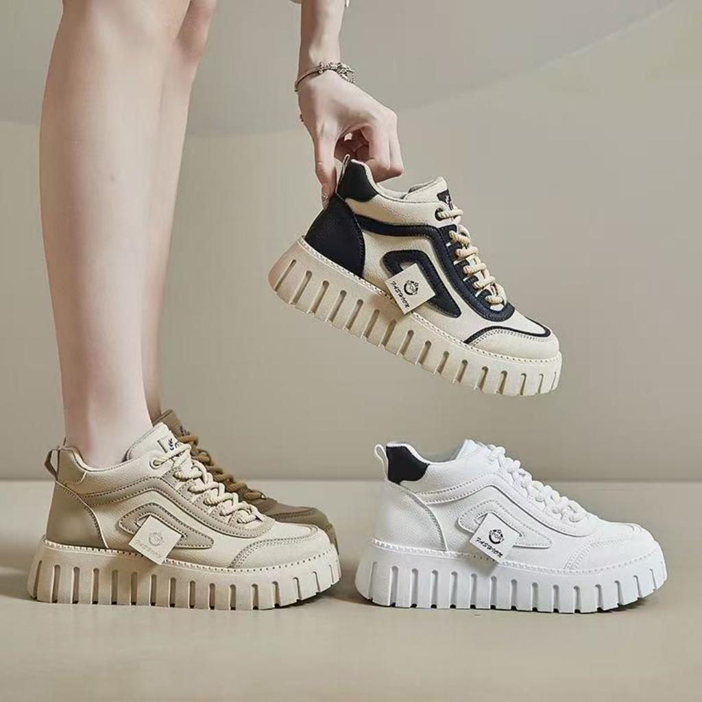 Winter New Women's High Top Shoes, Anti slip and Wear resistant Velvet Warm Boots, Thick soled Casual Sports Board Shoes