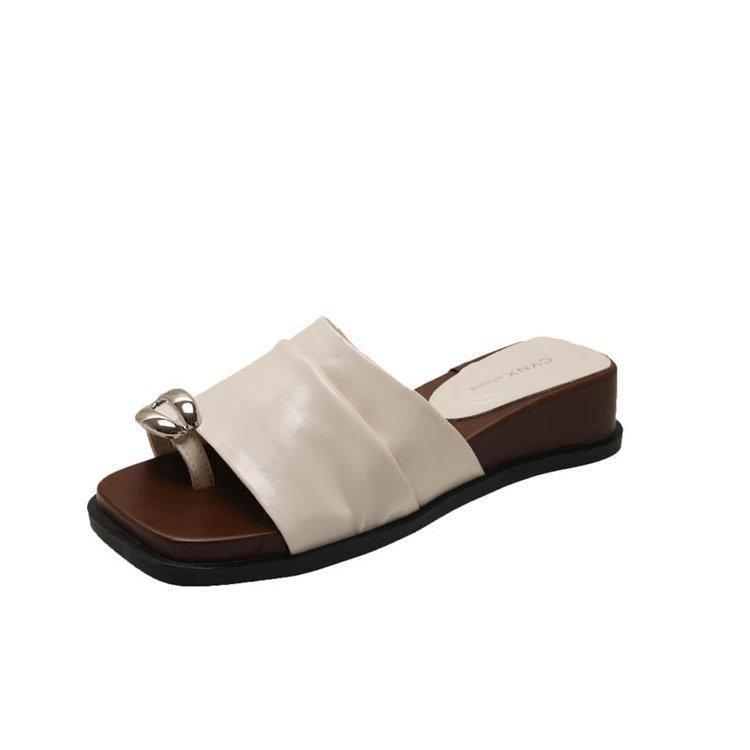 French set of toe pleated slippers women's summer wear 2025 new high-end not tired foot slope heel temperament cool slippers