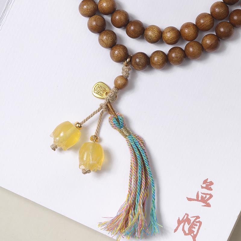 Armband aus goldenem Sandelholzperlen mit Quaste: Unisex Multi-Wrap Rosenkranz im alten chinesischen Stil.