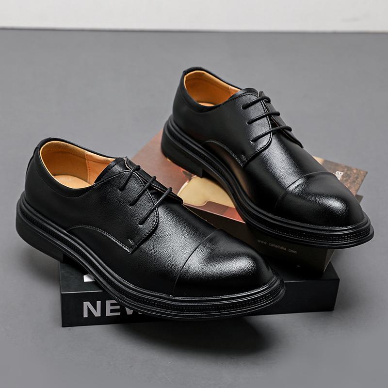 White leather shoes British photography wedding studio hosts the performance Business heightening suit best man wedding groom shoes